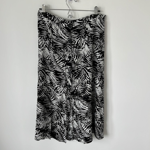 STUDIO Printed Midi Skirt - Picture 1 of 5